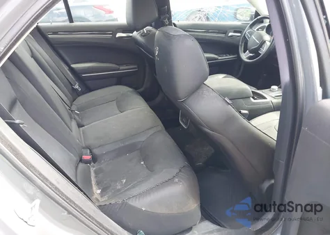 2019 Chrysler 300 Limited z USA, uszkodzony, nr VIN 2C3CCAEG2KH689638